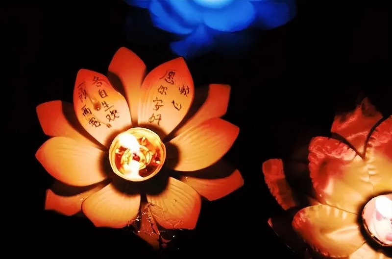 描写中元节的诗句有哪些，关于中元节的15首古诗词欣赏-第13张图片-