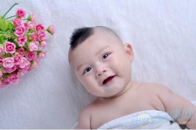 ​妈妈姓张爸爸姓骆怎么取名？妈妈姓张爸爸姓骆怎么取名好听
