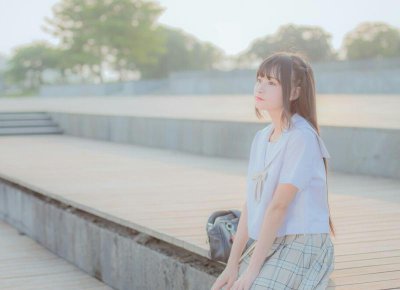 ​关于介绍自己的好句子英语翻译精选64句