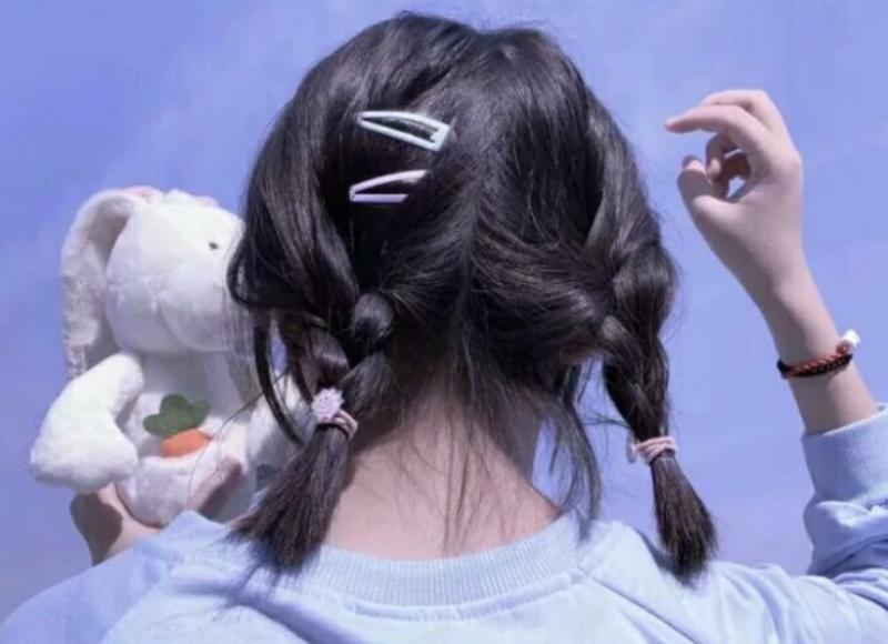形容睫毛好看的短句精选30句