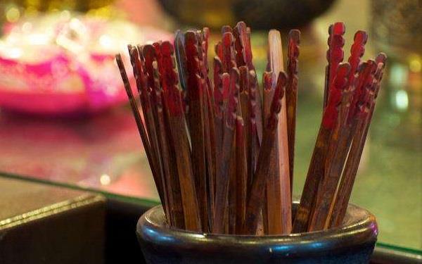 父子可以起同名吗 父子同名会影响运势