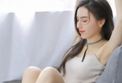 ​书香中的颜如玉，万里挑一，唇齿留香，真是美到骨子里了